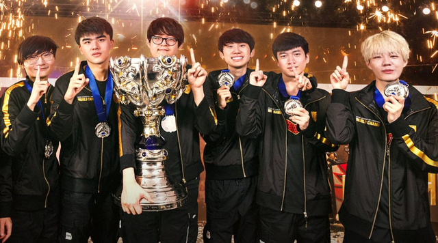 恭喜！麦卡利斯特社媒宣布女友怀孕：全心全意地爱你们.